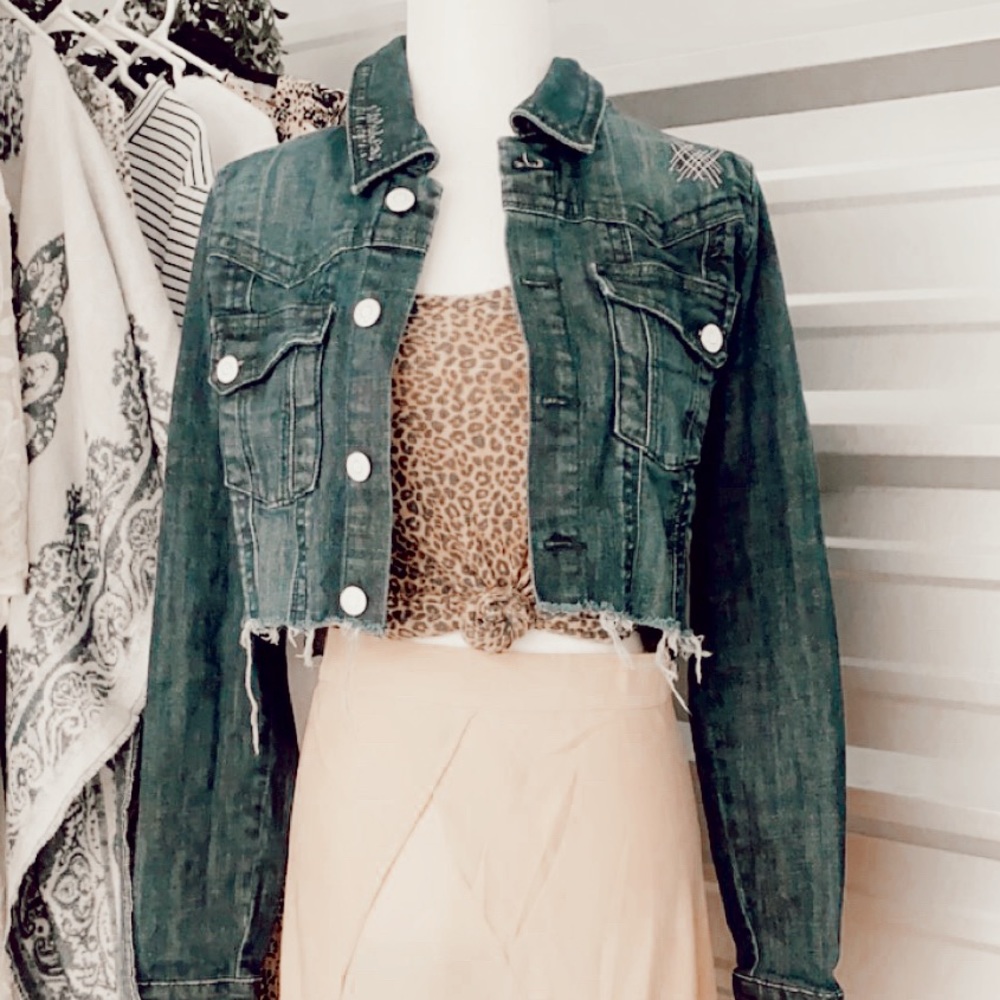 rock n roll cowgirl || cropped jean jacket